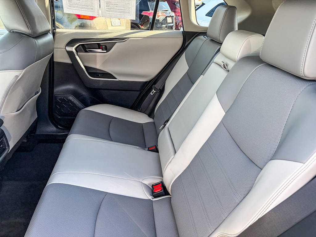 Thumbnail: 2022 Toyota RAV4 - 11