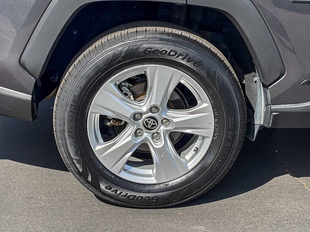 Thumbnail: 2021 Toyota RAV4 - 21