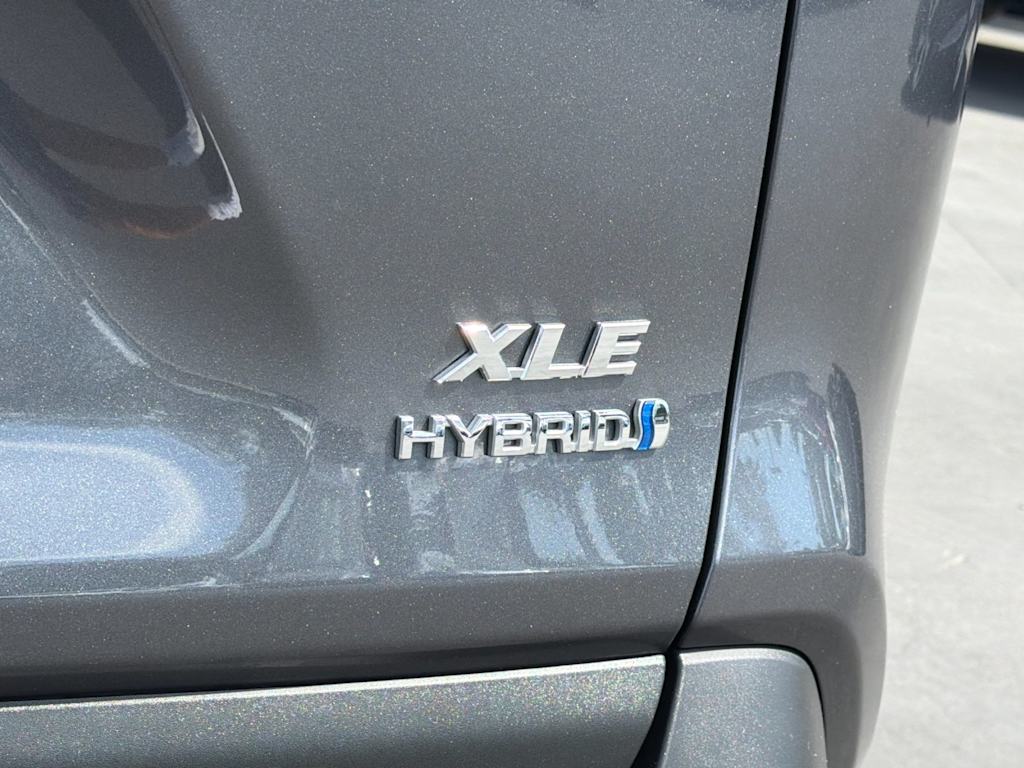 Thumbnail: 2021 Toyota RAV4 - 7