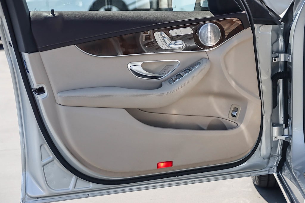 2017 Mercedes-Benz C-Class C 300 23