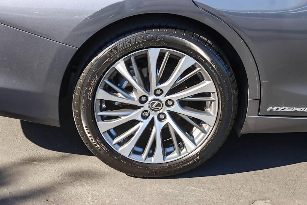 Thumbnail: 2019 Lexus ES - 22