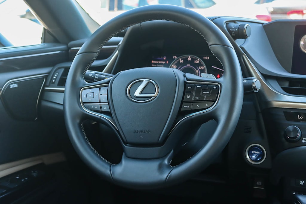 Thumbnail: 2019 Lexus ES - 8