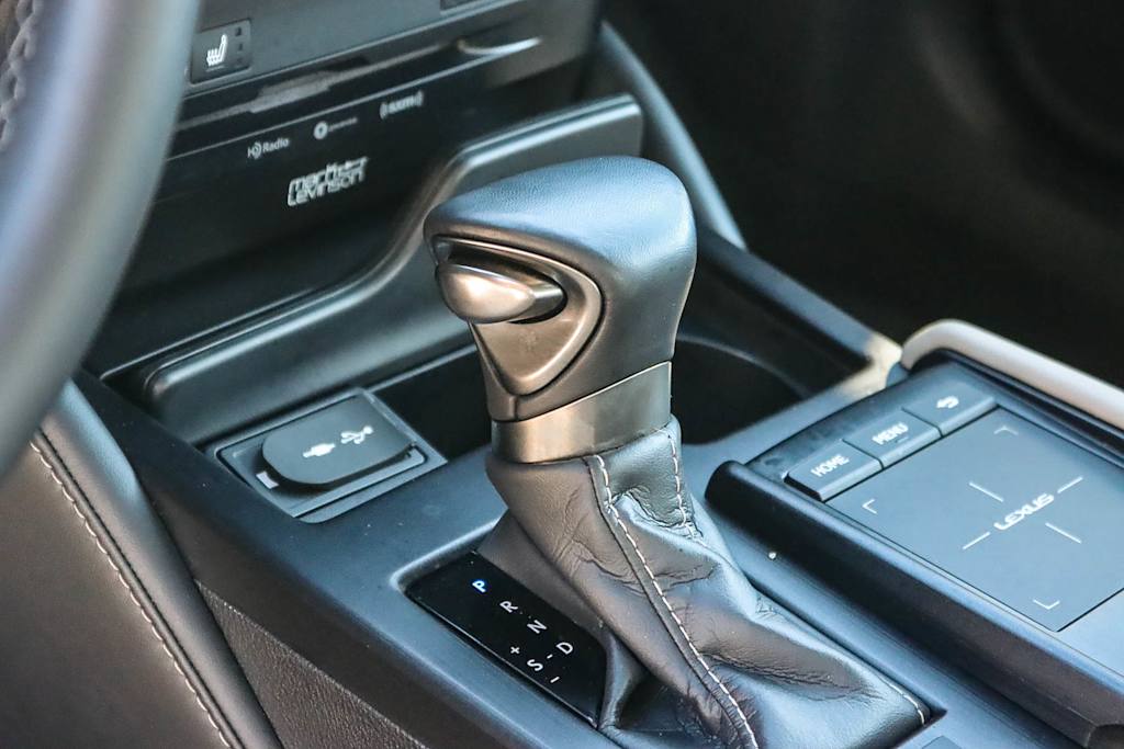 Thumbnail: 2019 Lexus ES - 13