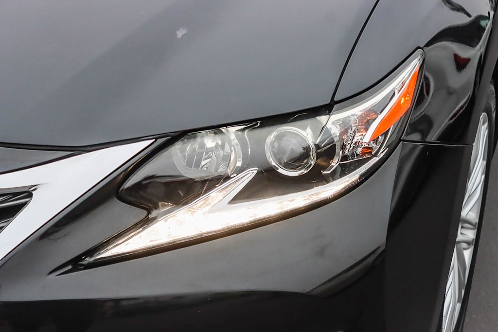 Thumbnail: 2017 Lexus ES - 20