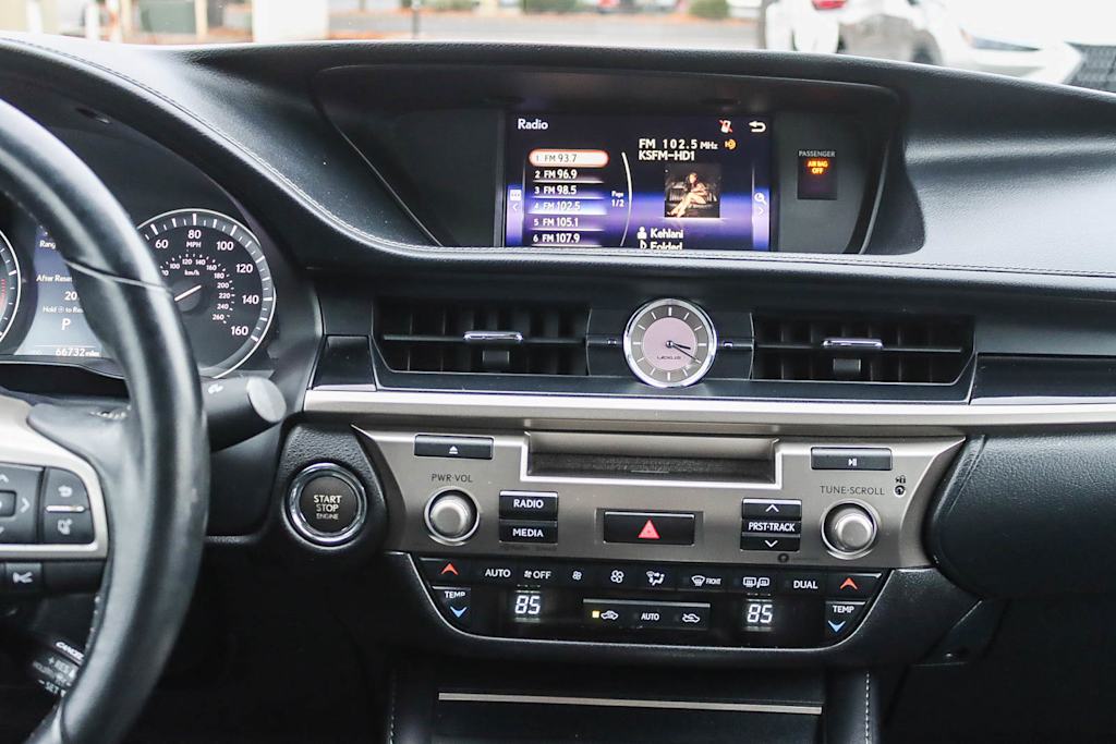 Thumbnail: 2017 Lexus ES - 13