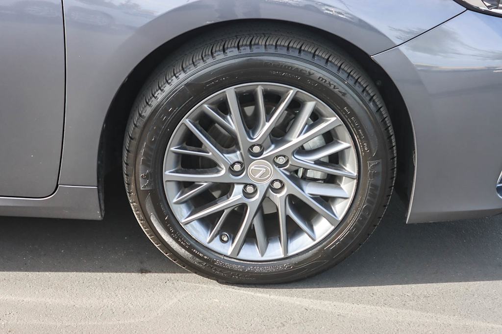 Thumbnail: 2018 Lexus ES - 6