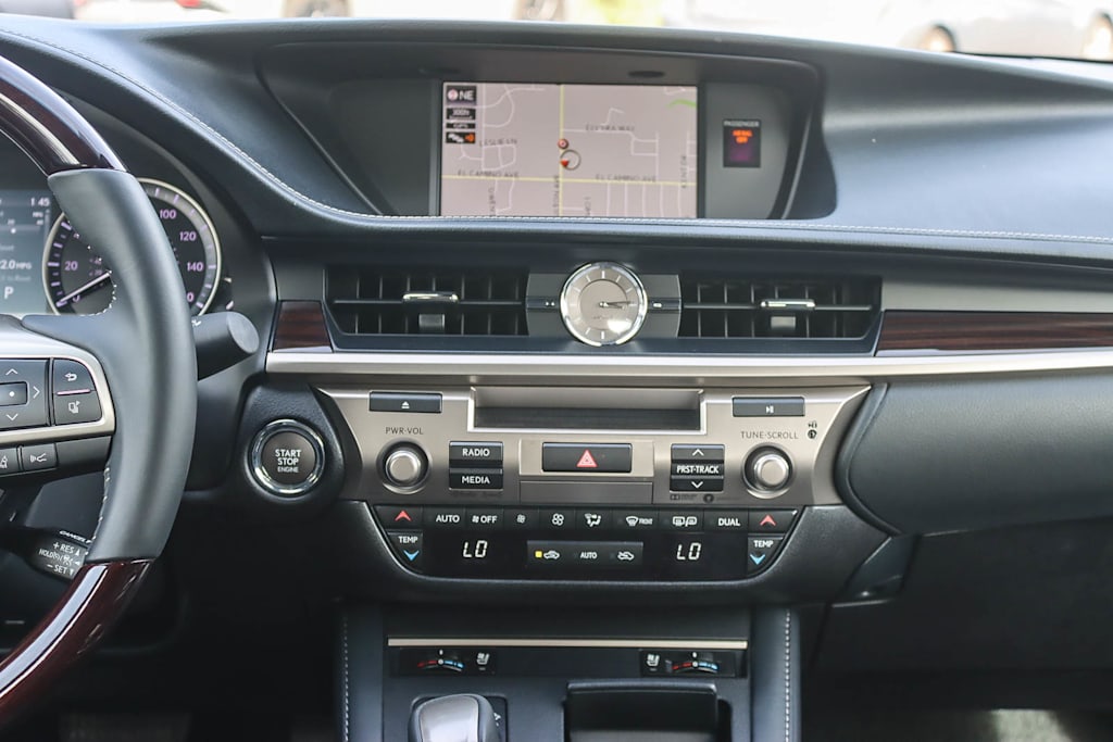 Thumbnail: 2018 Lexus ES - 12