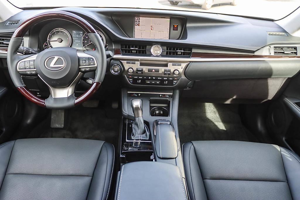 Thumbnail: 2018 Lexus ES - 2