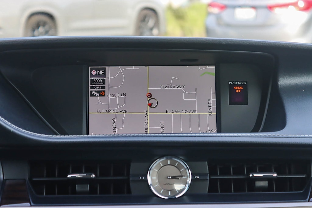 Thumbnail: 2018 Lexus ES - 22