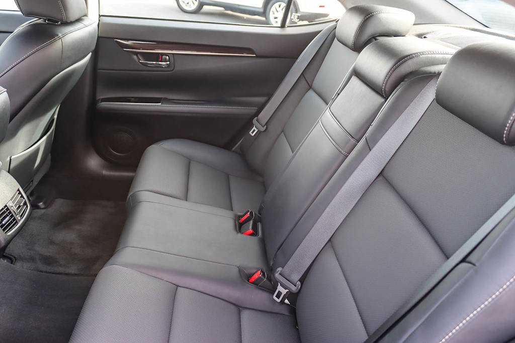 Thumbnail: 2018 Lexus ES - 11