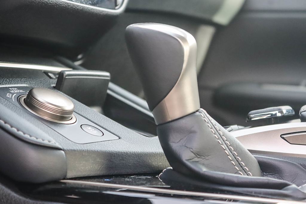 Thumbnail: 2018 Lexus ES - 26