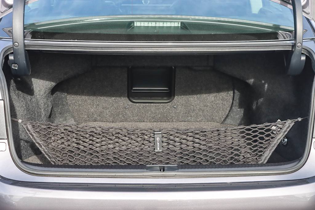 Thumbnail: 2018 Lexus ES - 15