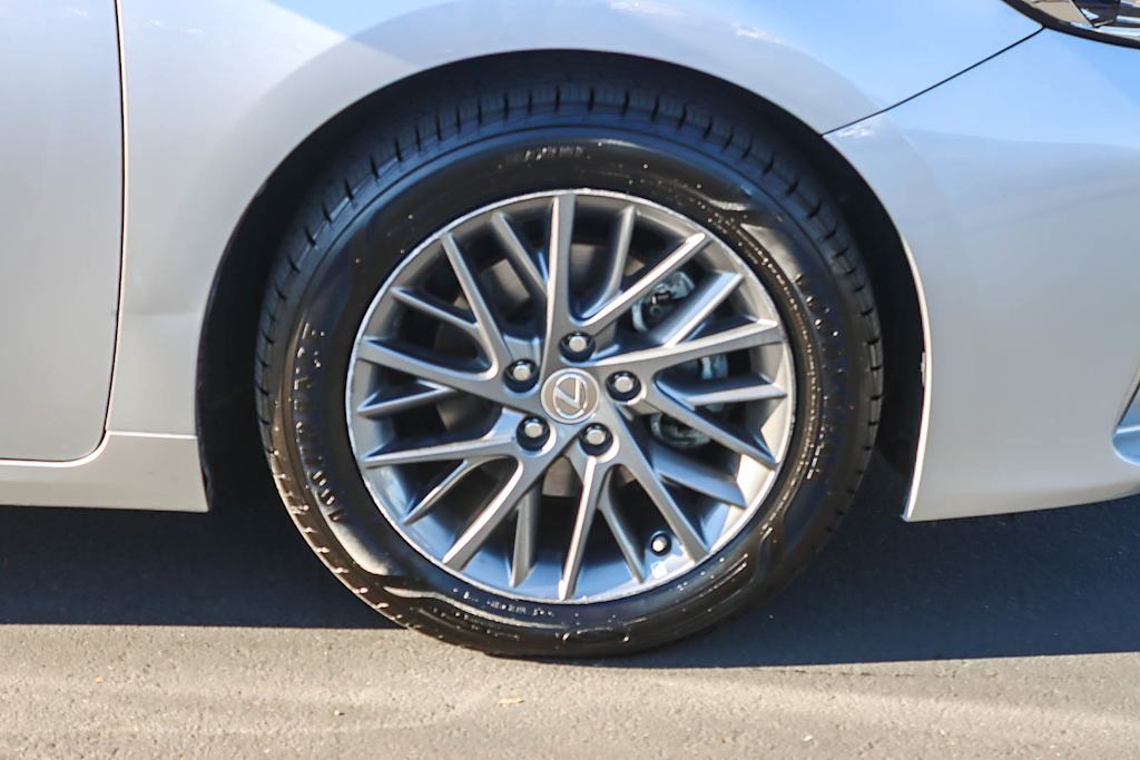 Thumbnail: 2018 Lexus ES - 5