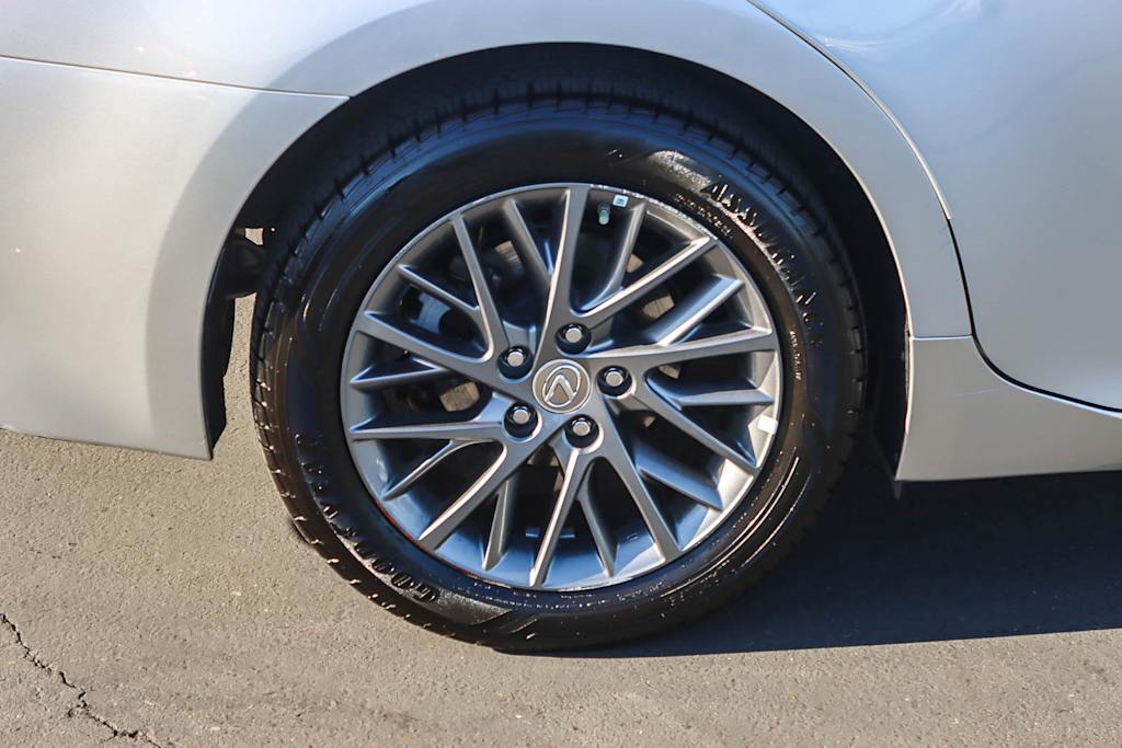 Thumbnail: 2018 Lexus ES - 20