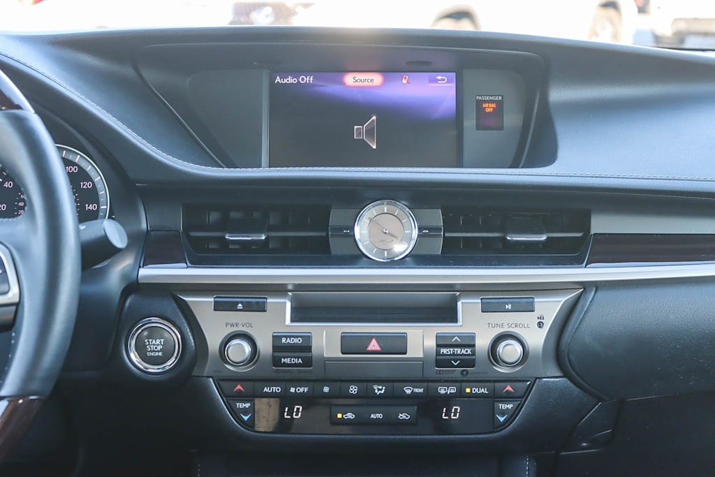 Thumbnail: 2018 Lexus ES - 11