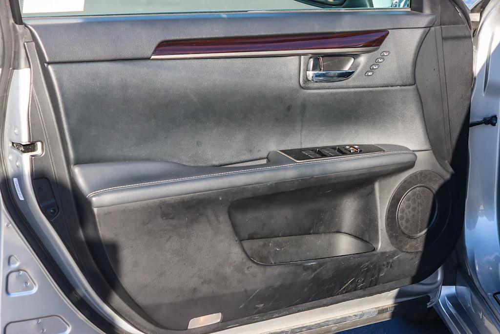 Thumbnail: 2018 Lexus ES - 23