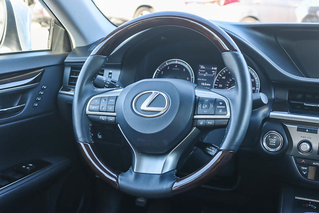 Thumbnail: 2018 Lexus ES - 7