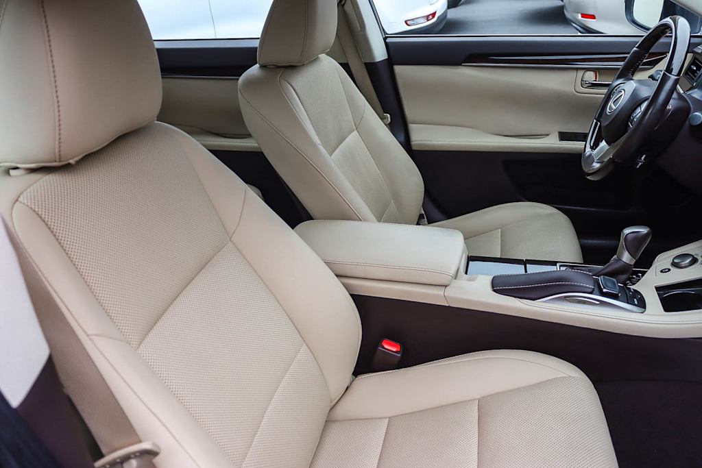 Thumbnail: 2016 Lexus ES - 9