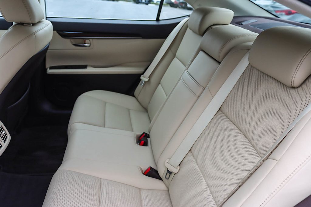 Thumbnail: 2016 Lexus ES - 11