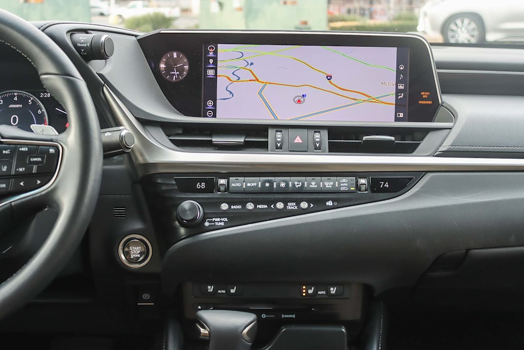 Thumbnail: 2019 Lexus ES - 12