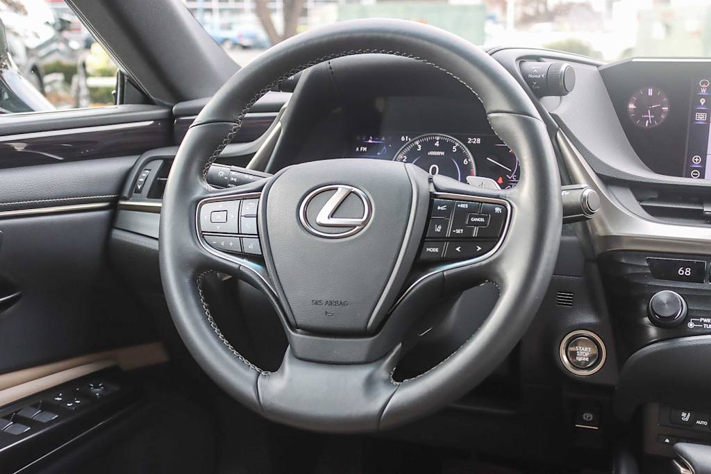 Thumbnail: 2019 Lexus ES - 8