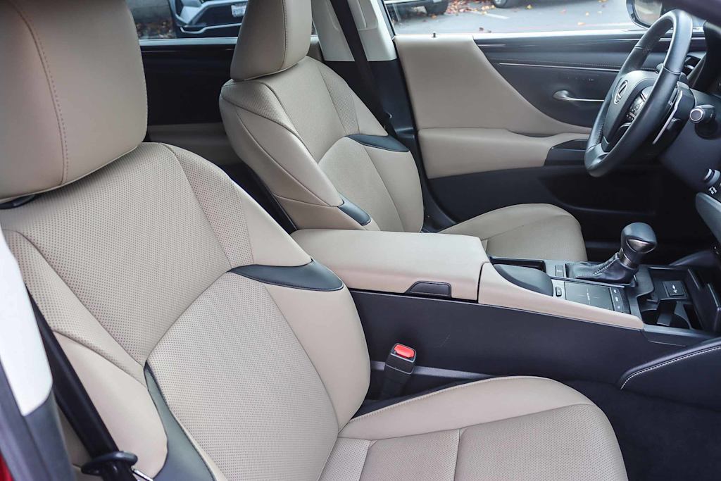 Thumbnail: 2019 Lexus ES - 9