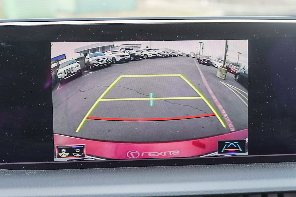 Thumbnail: 2019 Lexus ES - 26