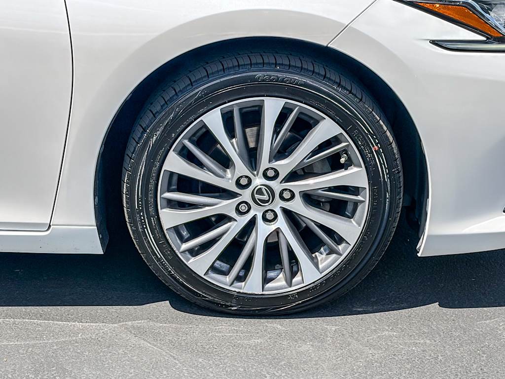 Thumbnail: 2019 Lexus ES - 7