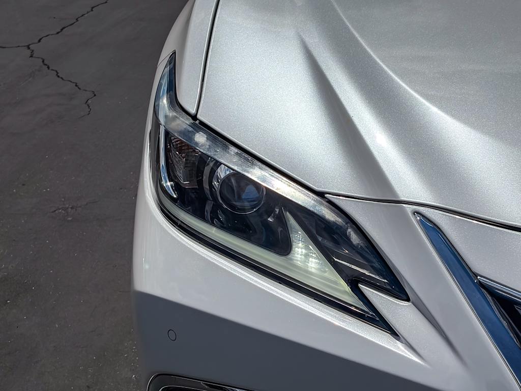 Thumbnail: 2019 Lexus ES - 6