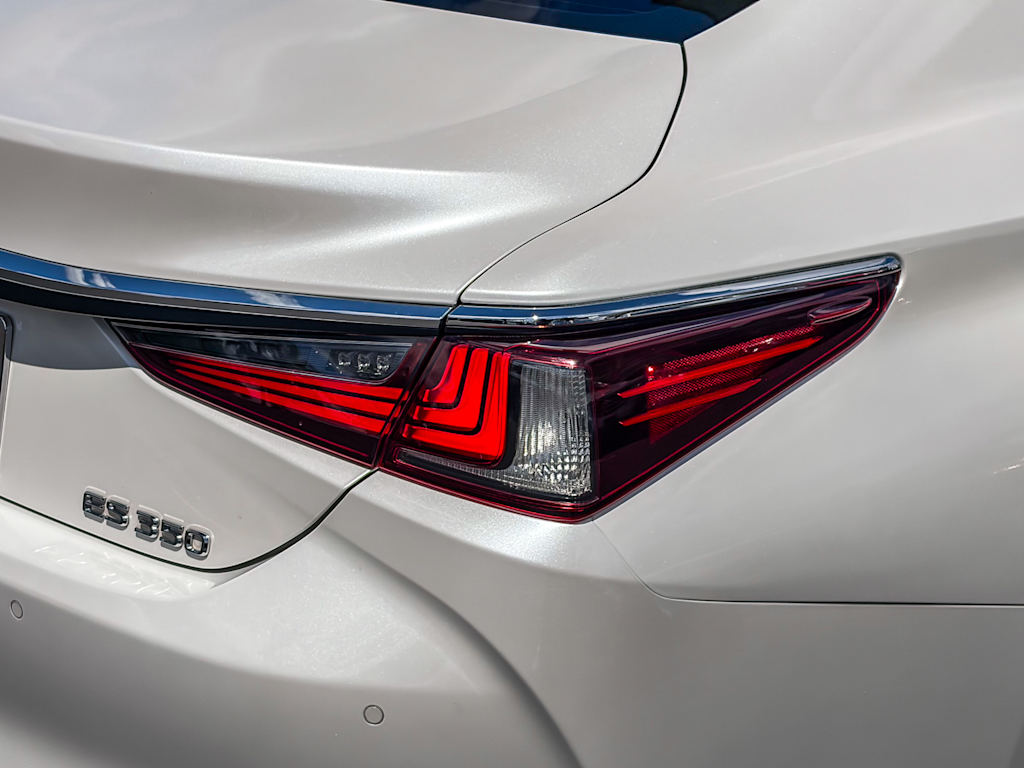 Thumbnail: 2019 Lexus ES - 19