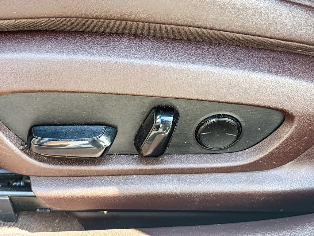 Thumbnail: 2019 Lexus ES - 23