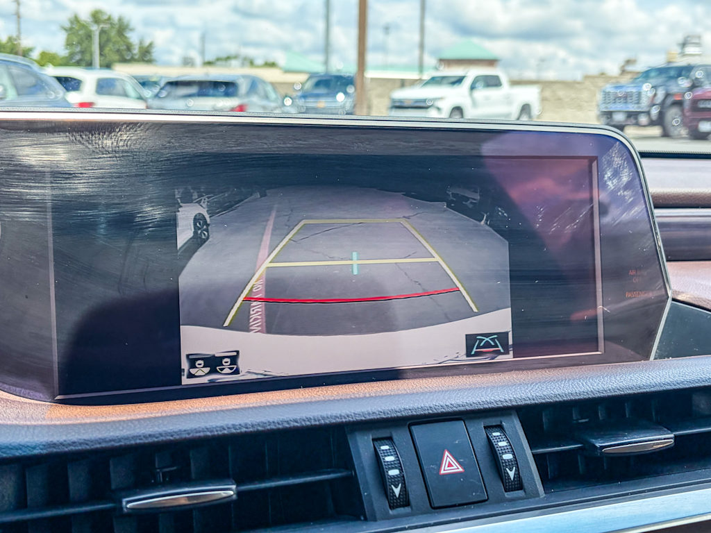 Thumbnail: 2019 Lexus ES - 25