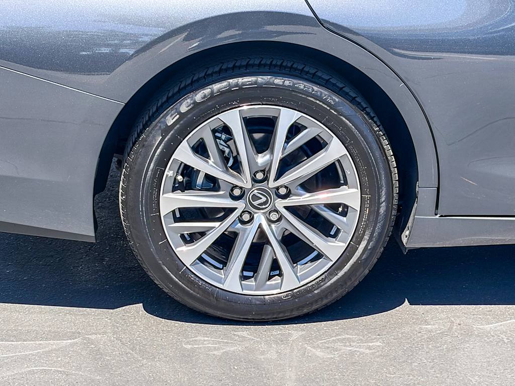 Thumbnail: 2025 Lexus ES - 20