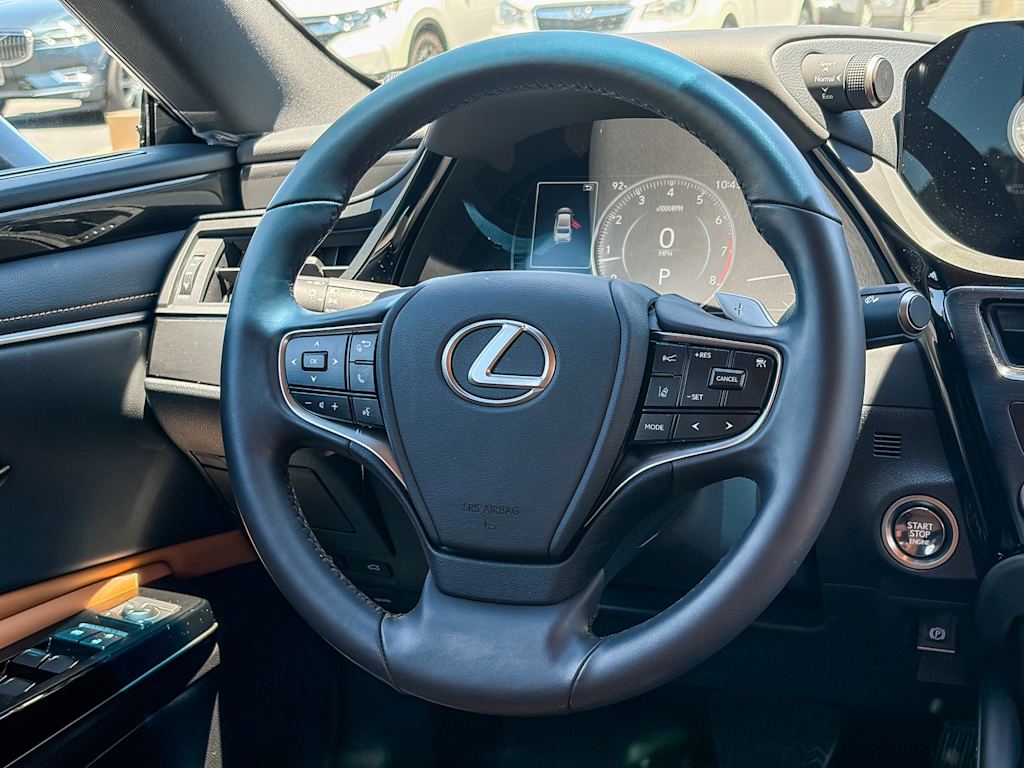 Thumbnail: 2025 Lexus ES - 9