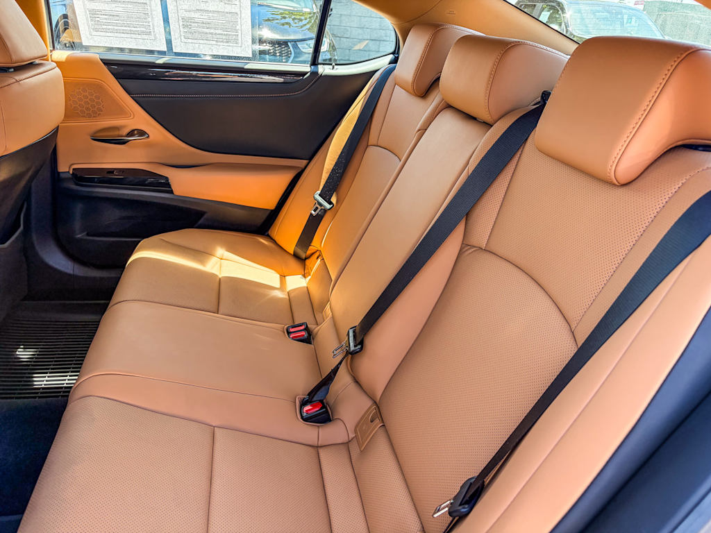 Thumbnail: 2025 Lexus ES - 12