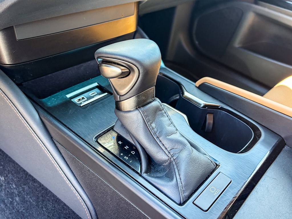 Thumbnail: 2025 Lexus ES - 15