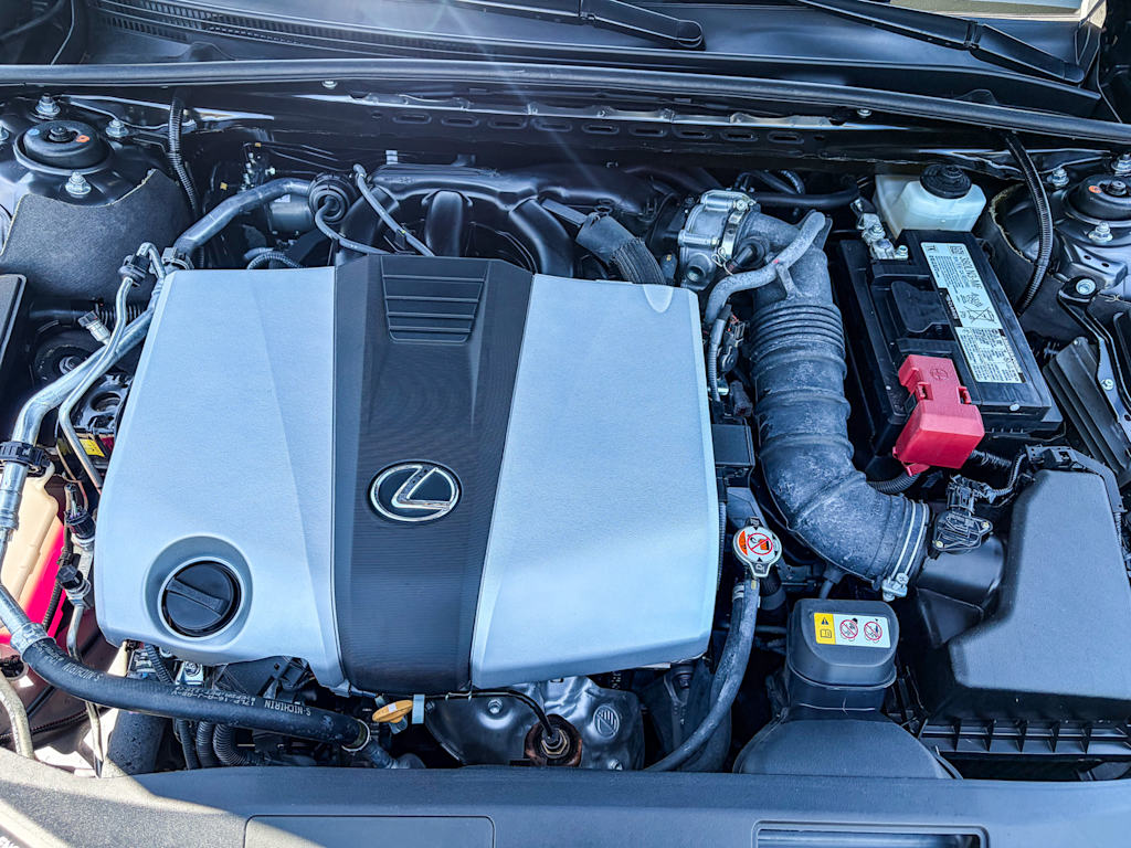 Thumbnail: 2025 Lexus ES - 8