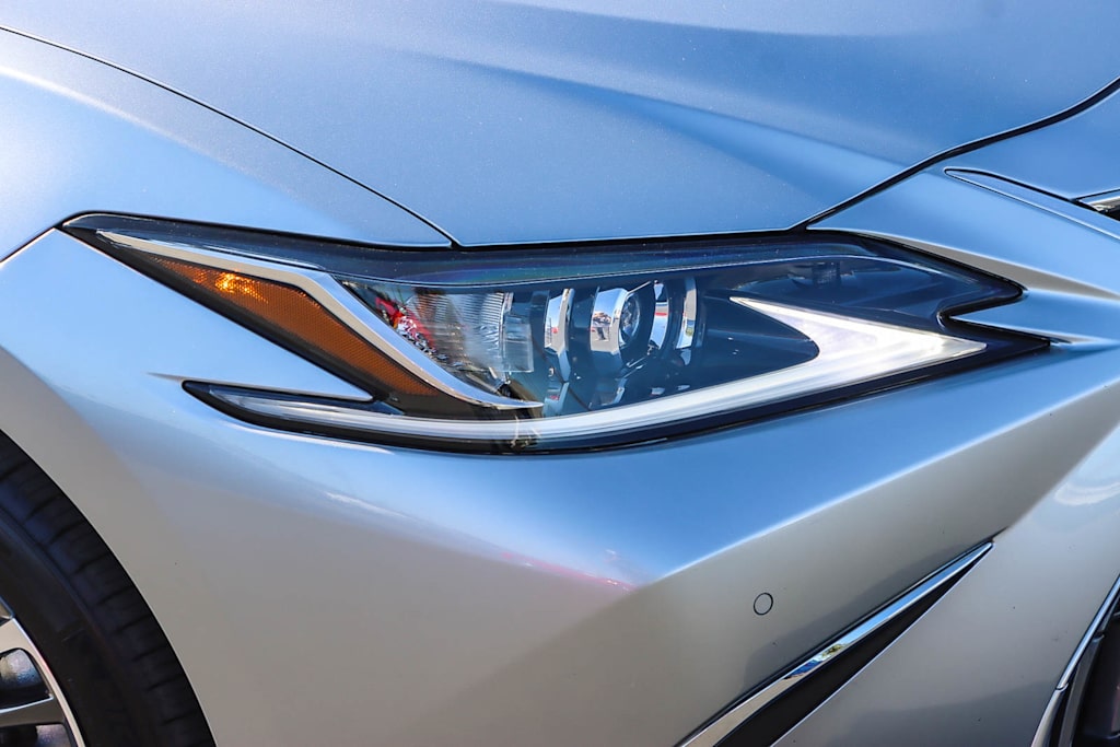 Thumbnail: 2024 Lexus ES - 19