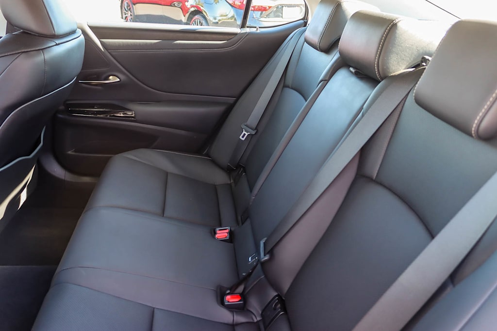 Thumbnail: 2024 Lexus ES - 11