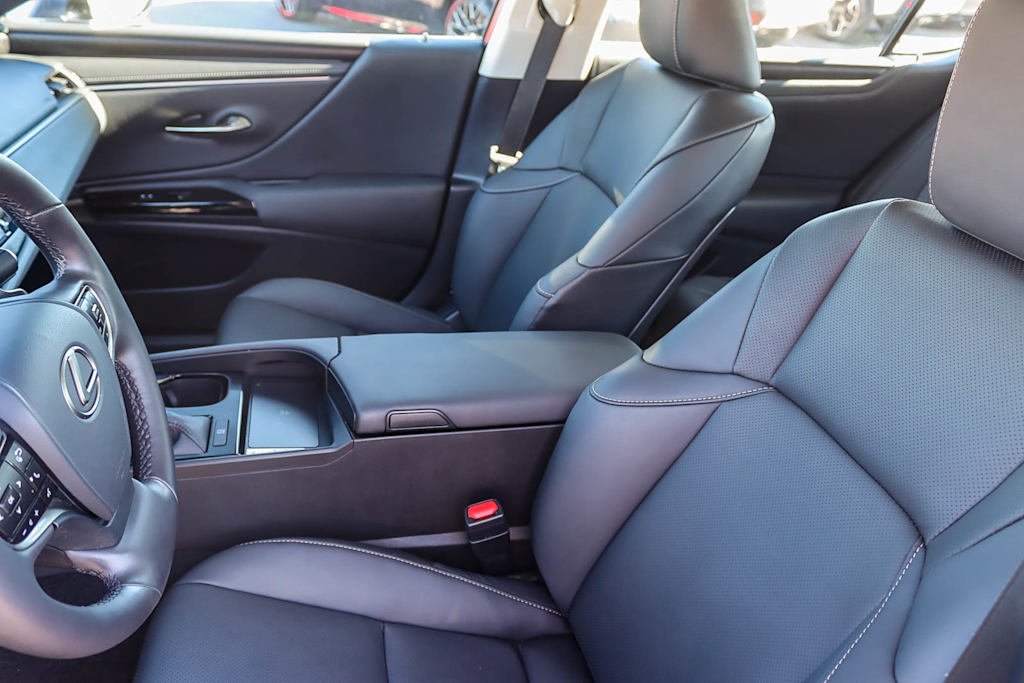 Thumbnail: 2024 Lexus ES - 10