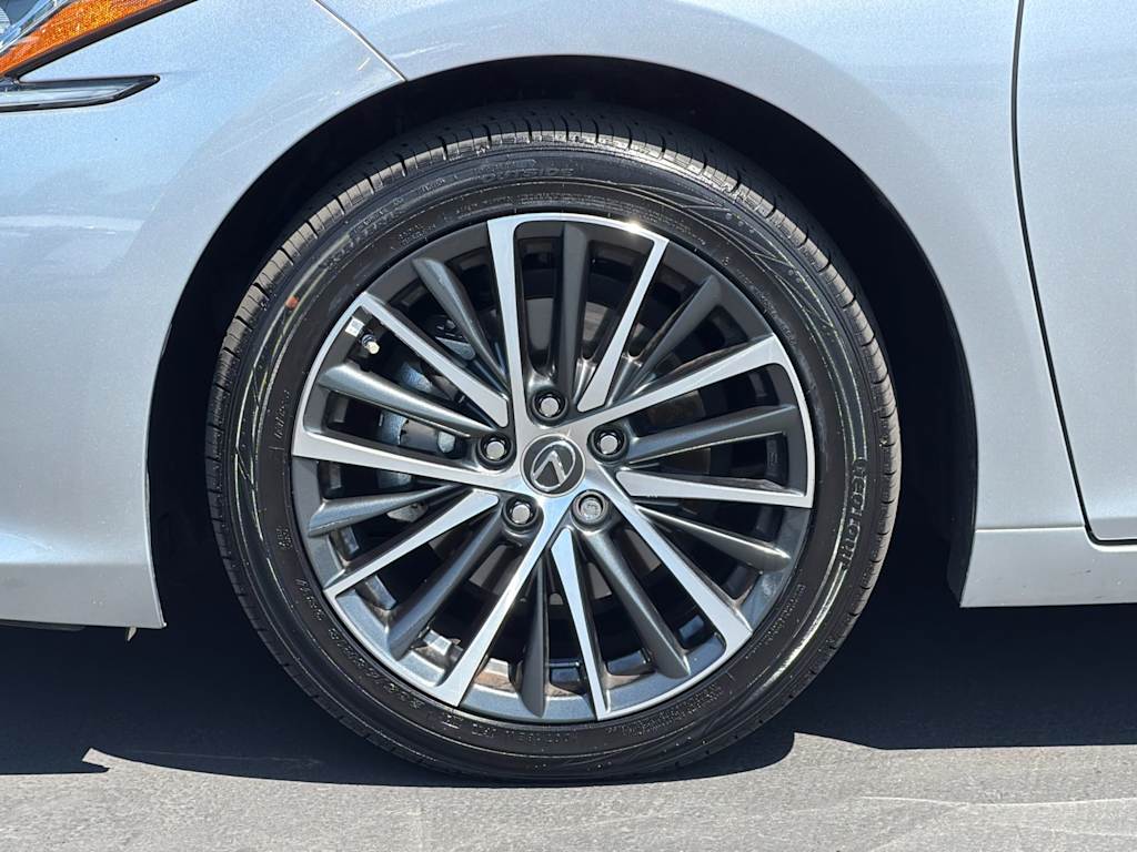 Thumbnail: 2025 Lexus ES - 8