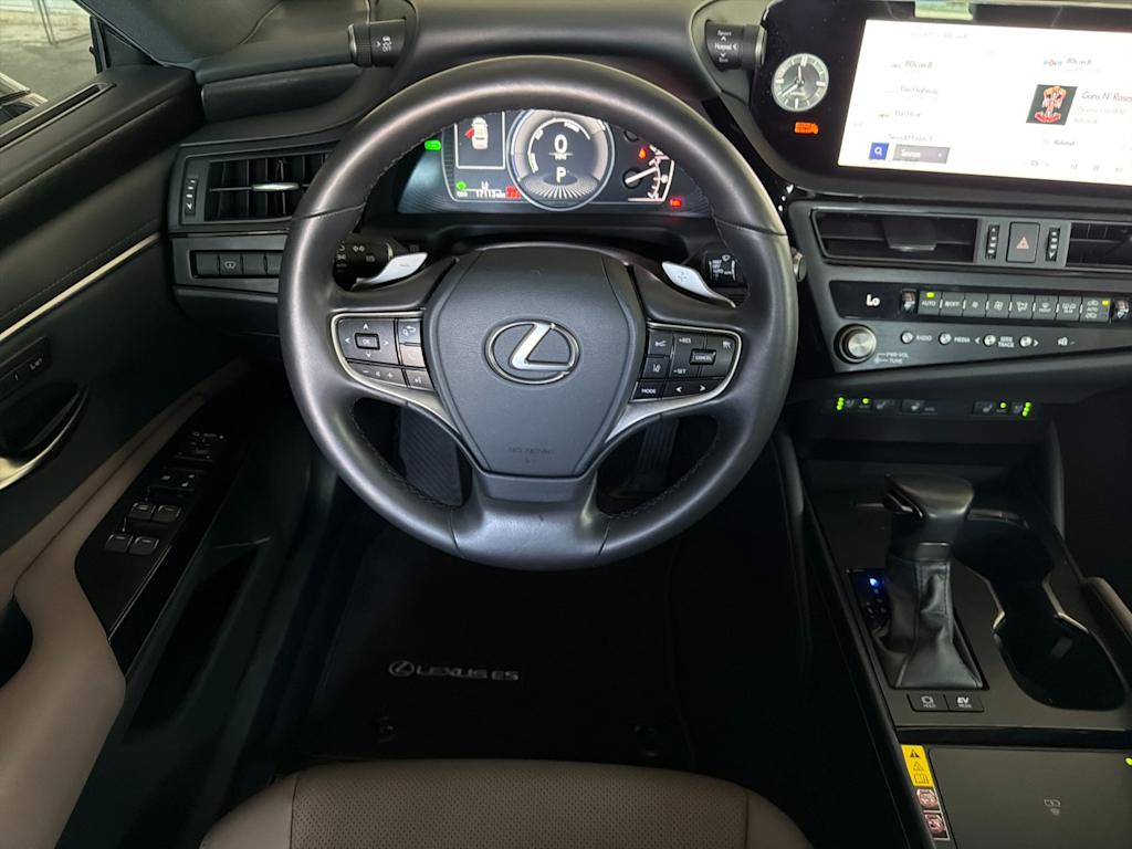 Thumbnail: 2025 Lexus ES - 13