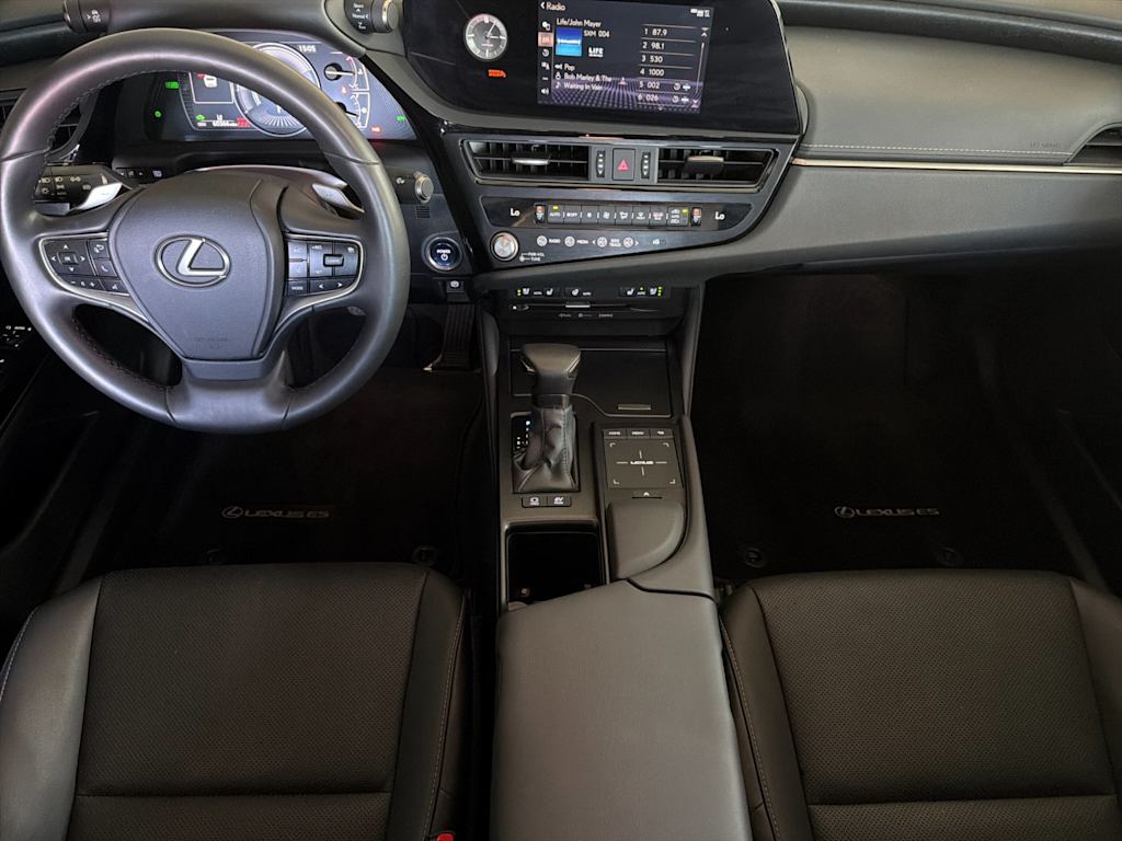 Thumbnail: 2022 Lexus ES - 2