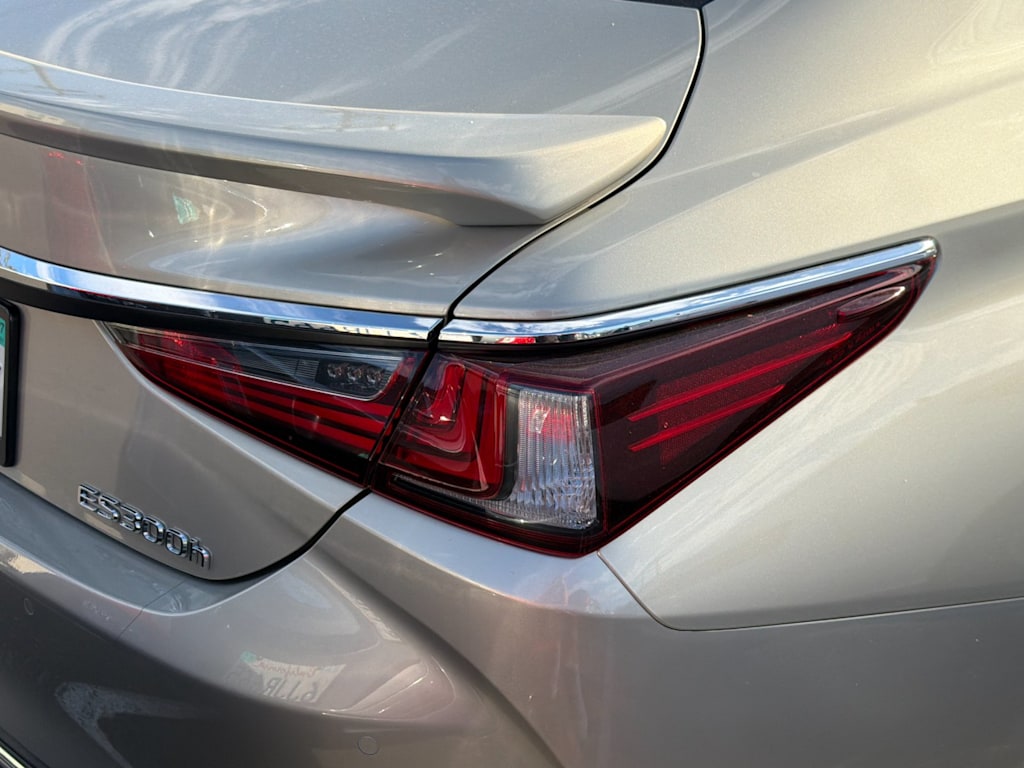 Thumbnail: 2024 Lexus ES - 17