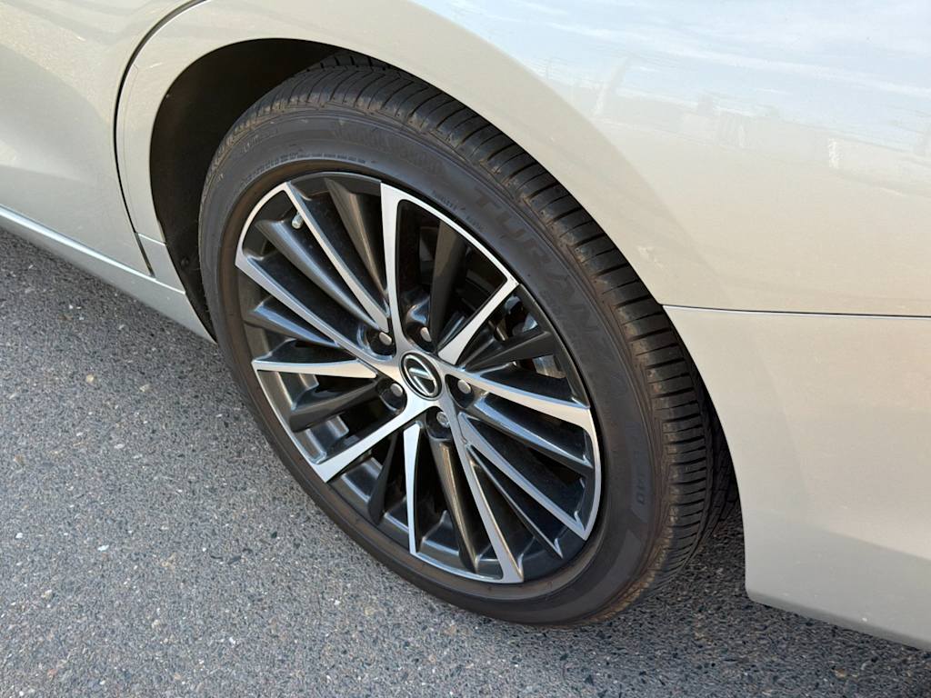 Thumbnail: 2024 Lexus ES - 18