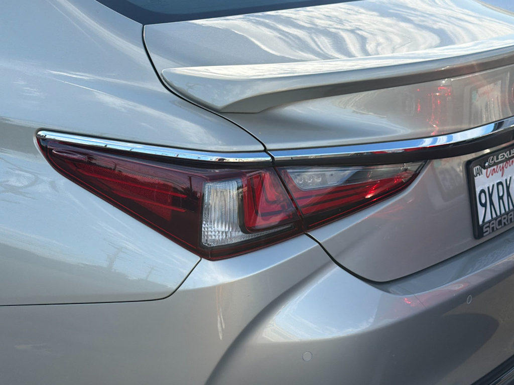 Thumbnail: 2024 Lexus ES - 15