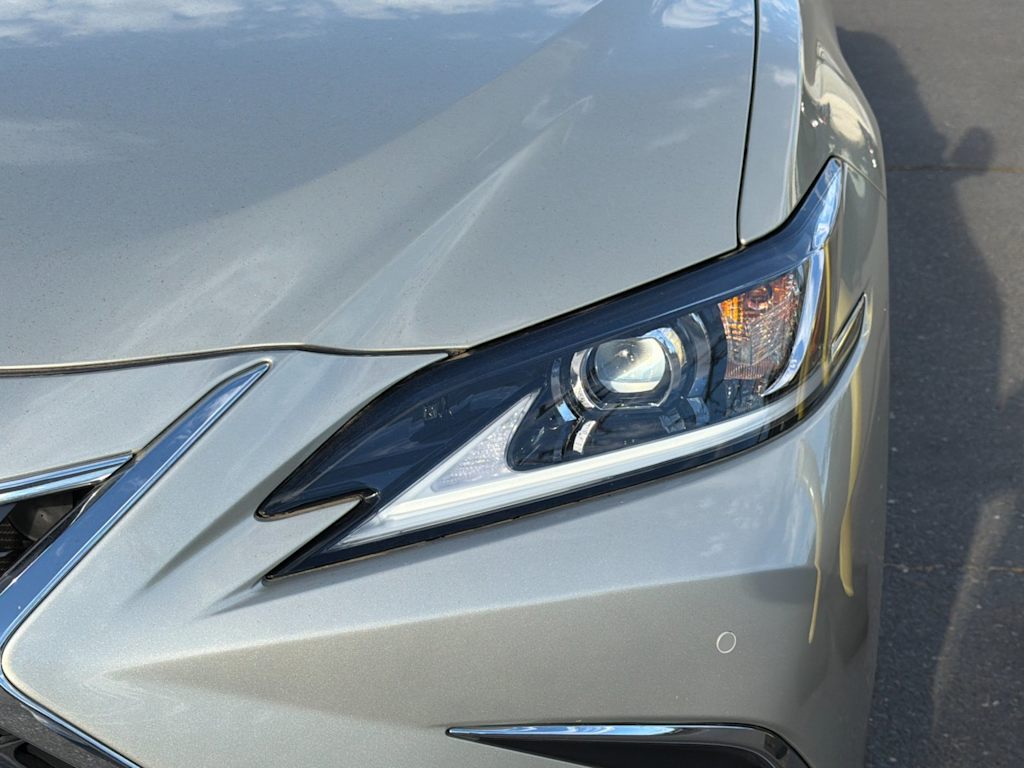 Thumbnail: 2024 Lexus ES - 12