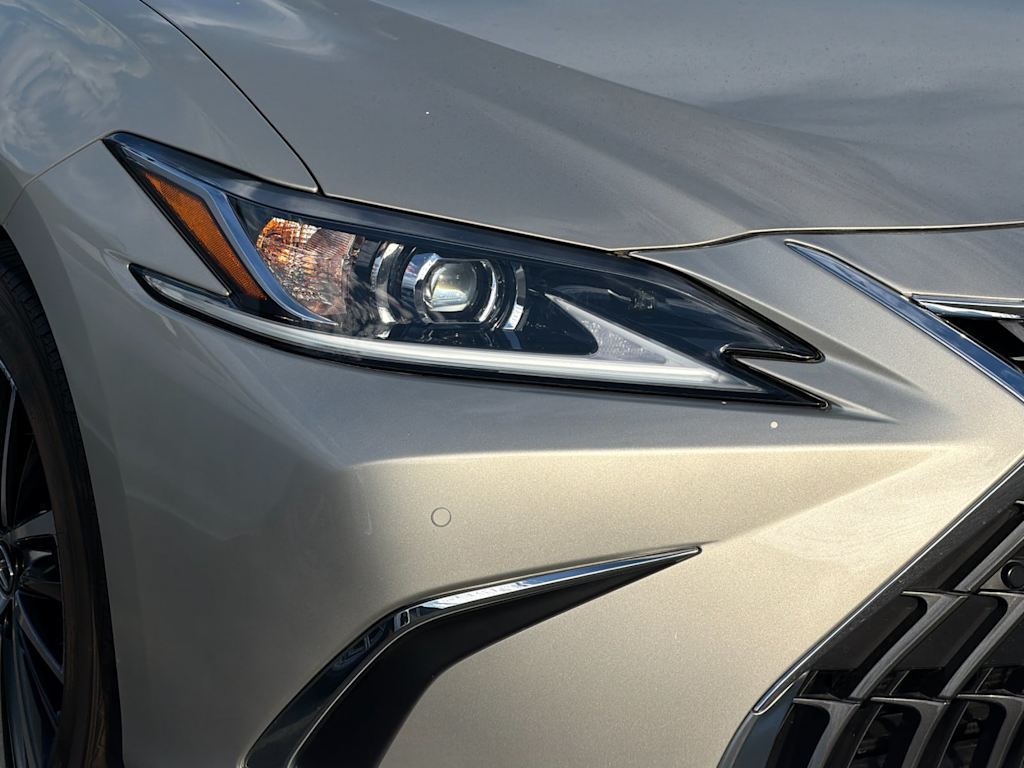Thumbnail: 2024 Lexus ES - 9