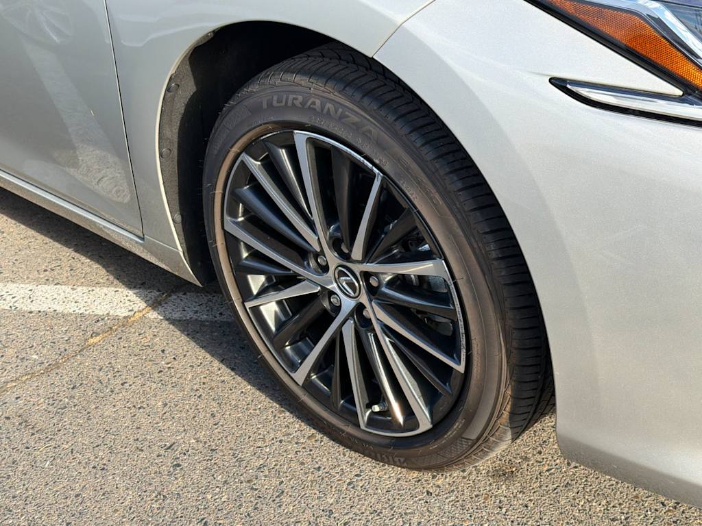 Thumbnail: 2024 Lexus ES - 6