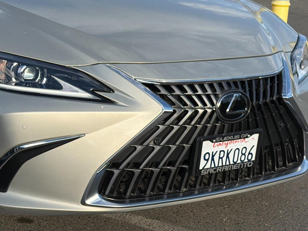 Thumbnail: 2024 Lexus ES - 10